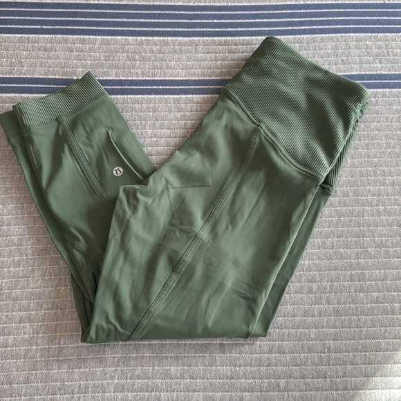 Lululemon train free high rise crop 23” - Picture 3 of 3